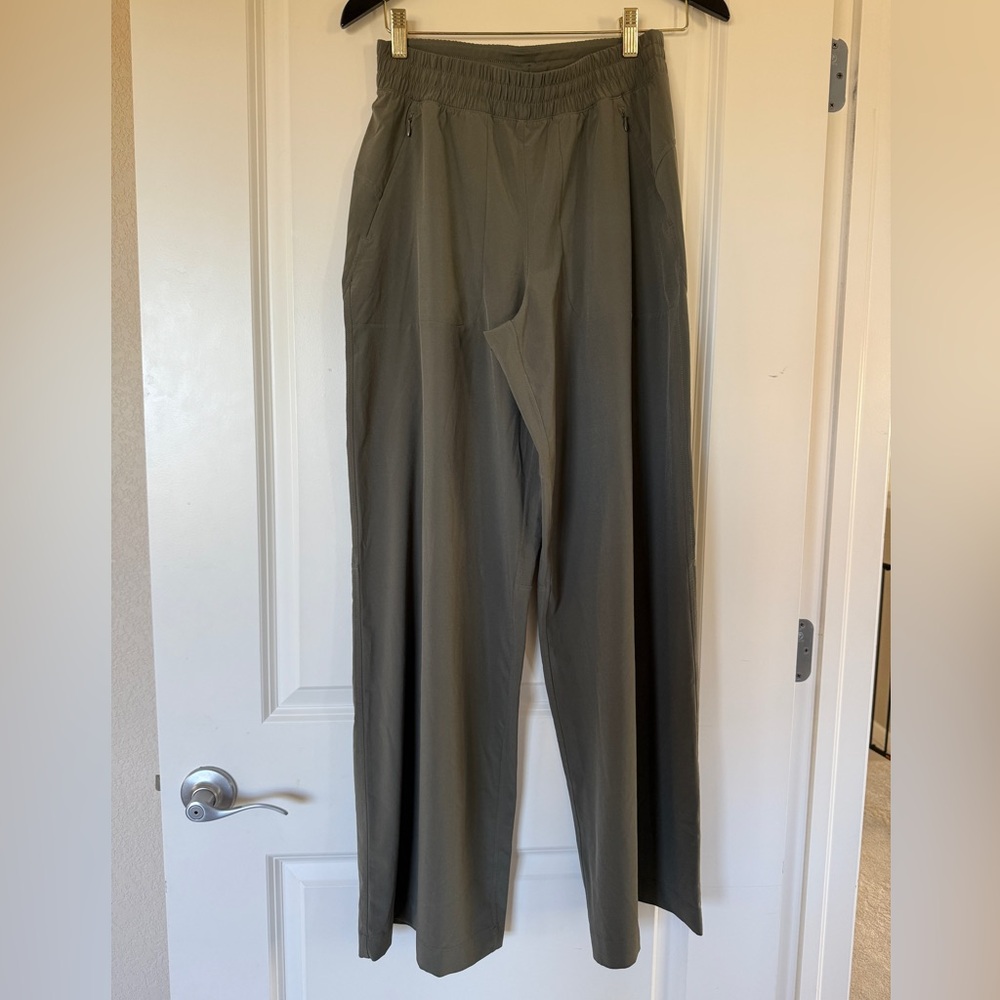 Lululemon Swift Mid-Rise Wide-Leg Pant Size 6